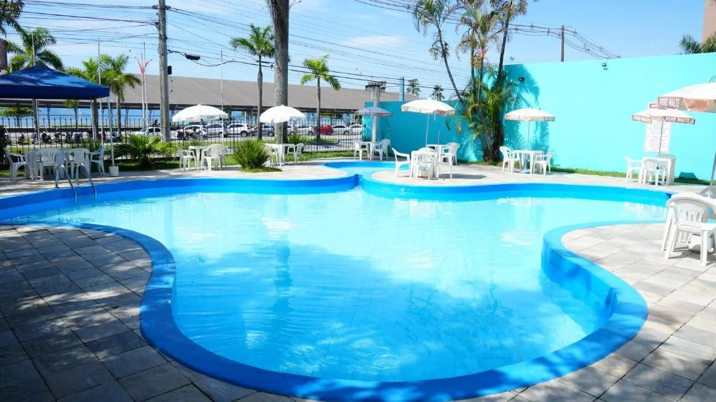 Piscina do hotel em Caraguatatuba.