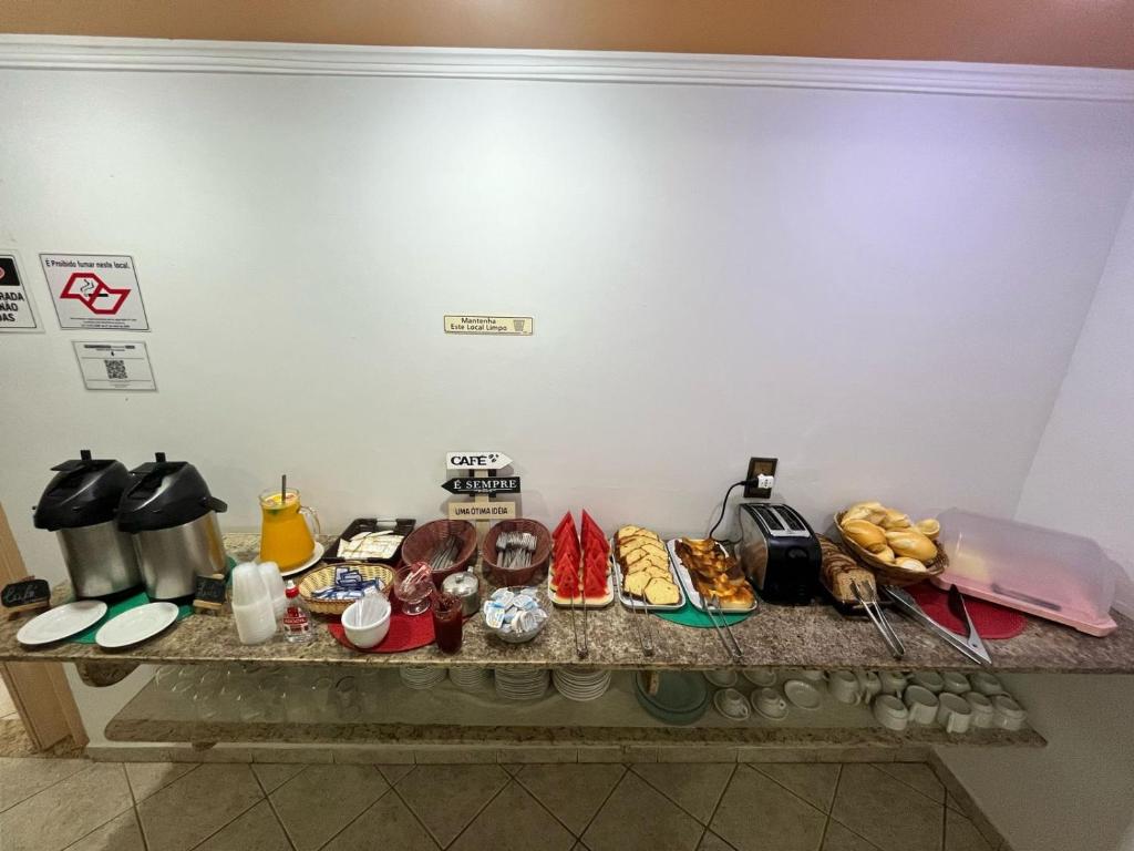 Café da manhã na pousada.