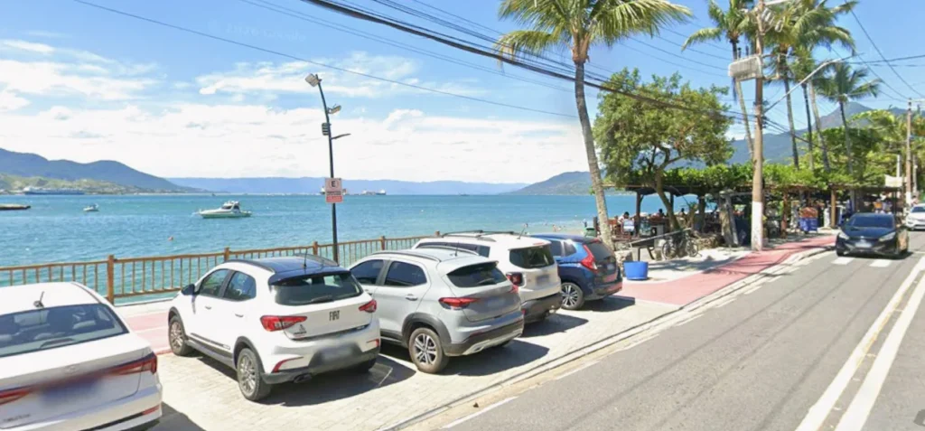 Avenida Brasil em Ilhabela.